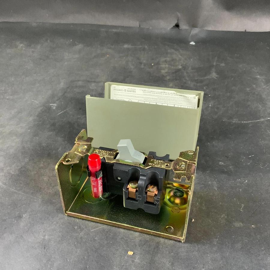 SQUARE D 2510-FG6P MANUAL STARTER ($20 OBO)