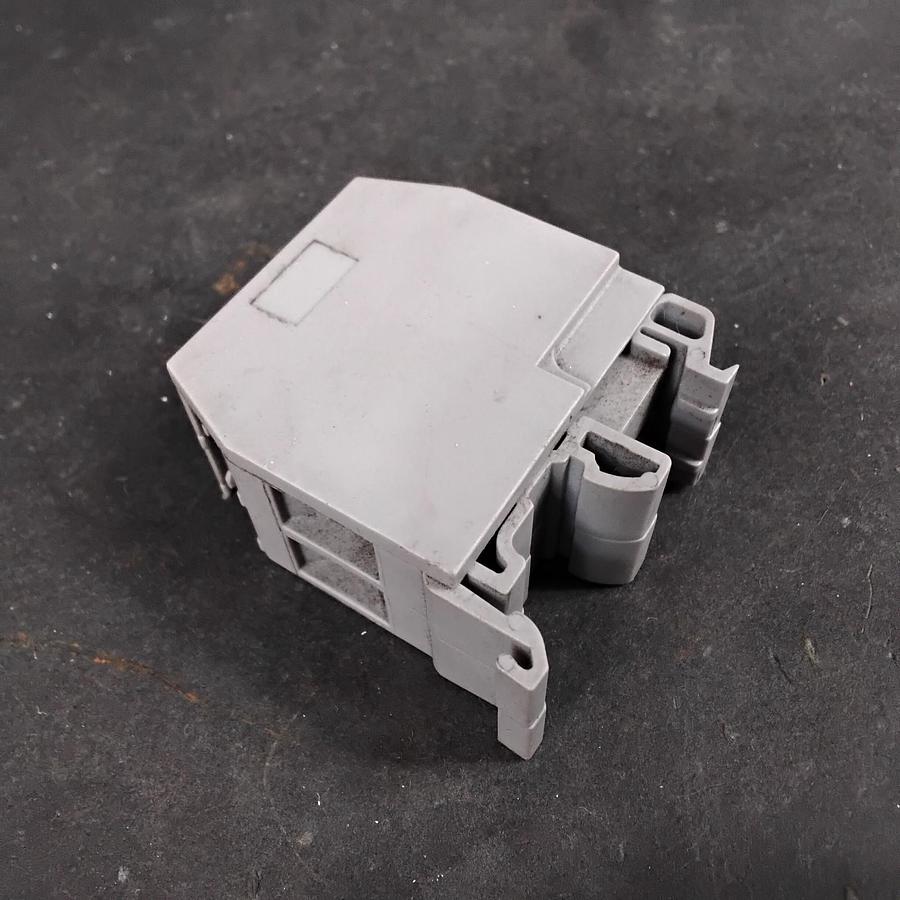 Used ENTRELEC M4/6 5120 TERMINAL BLOCK ($5 OBO)