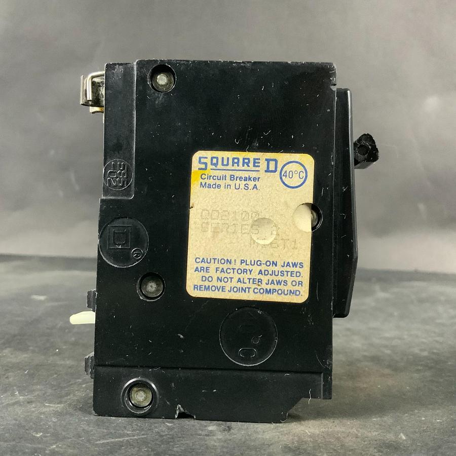 Used SQUARE D Q02100 CIRCUIT BREAKER ($35 OBO)