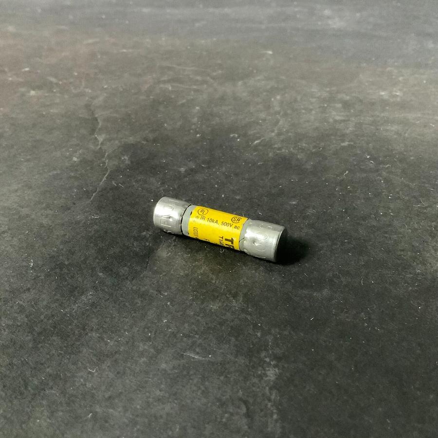 Used BUSSMANN FNQ 1 TIME DELAY FUSE - SET OF 2 ($6 OBO)