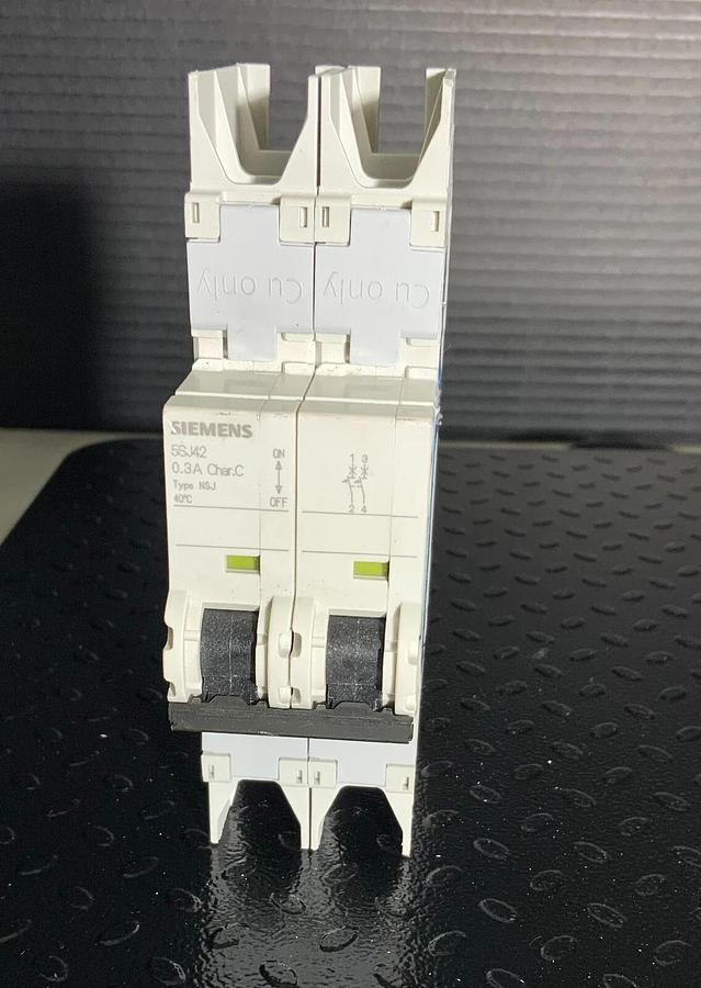 Used SIEMENS 5SJ4214-7HG42 ($125.99/EACH OBO)