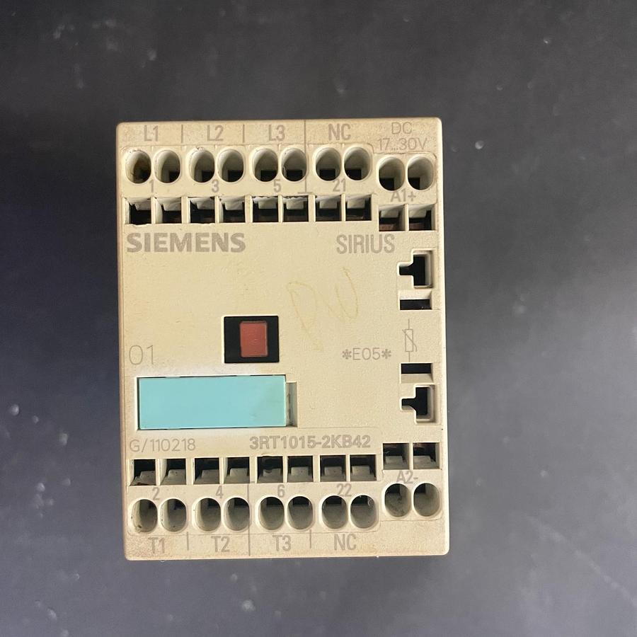 Used SIEMENS 3RT1015-2KB42 SIRIUS CONTRACTOR RELAY