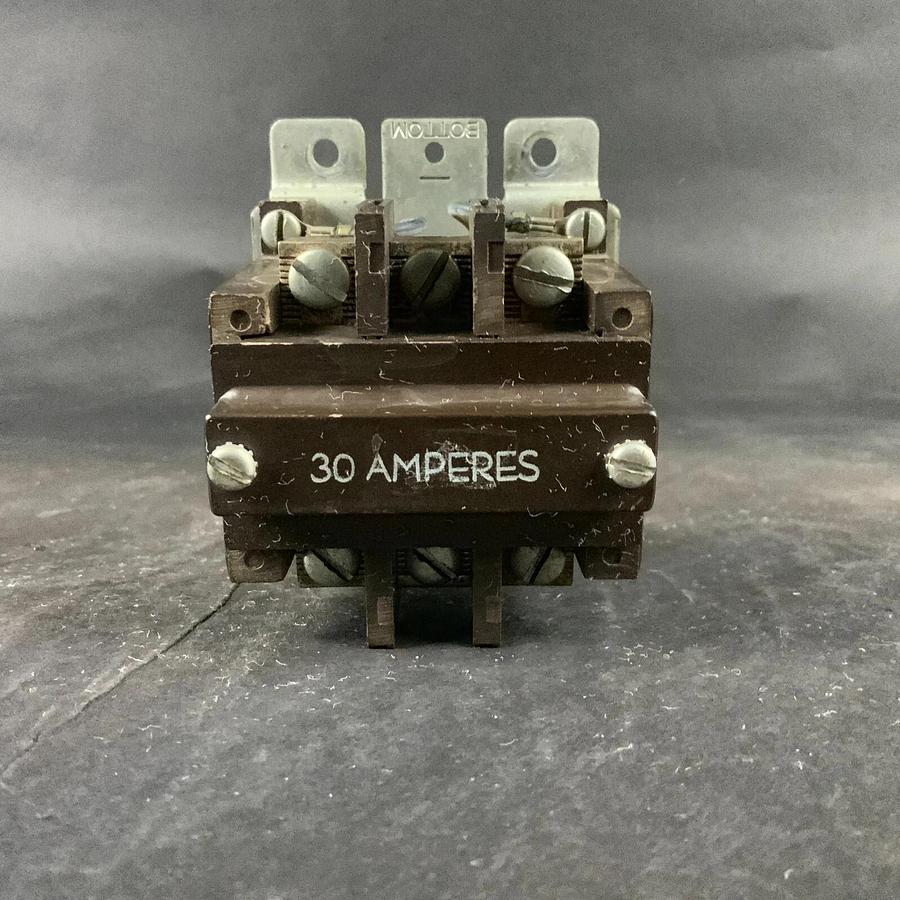 CUTLER-HAMMER 9560H391B CONTACTOR ($60 OBO)