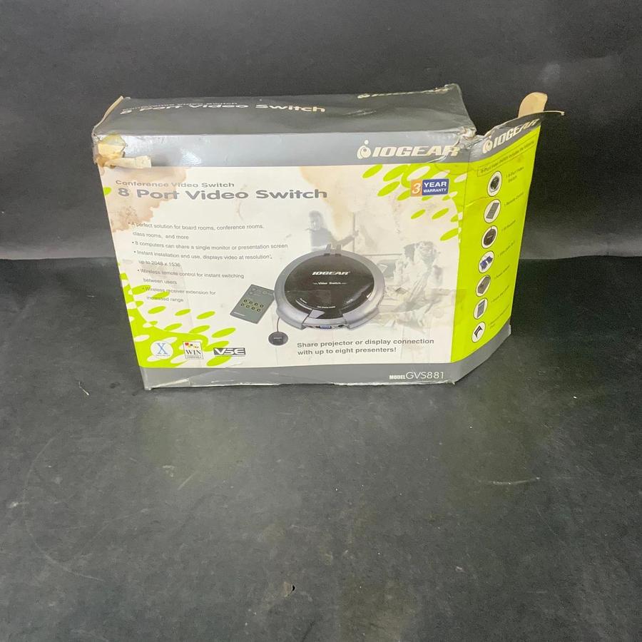 Used IOGEAR GVS881 8 PORT CONFERENCE VIDEO SWITCH ($25 OBO)
