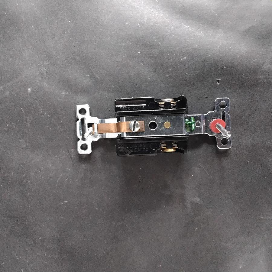Used BRYANT ELECTRIC 1251 SINGLE RECEPTACLE ($13 OBO)