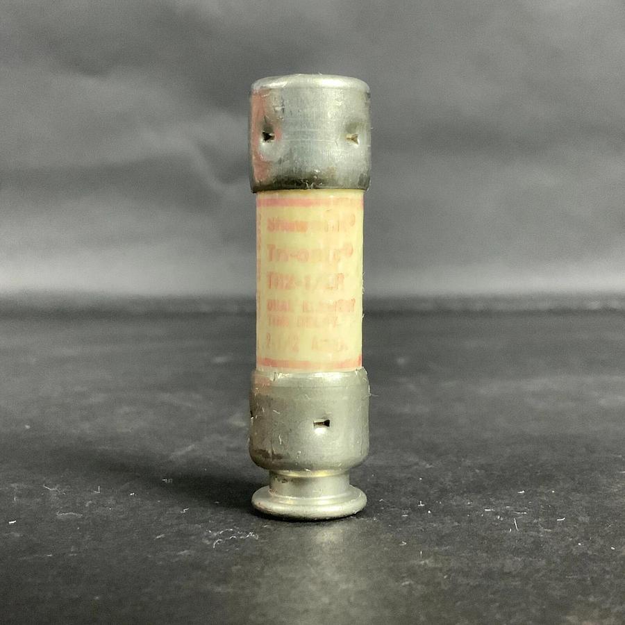 Used FERRAZ SHAWMUT TRI-ONIC TR2-1/2R FUSE ($4 OBO)