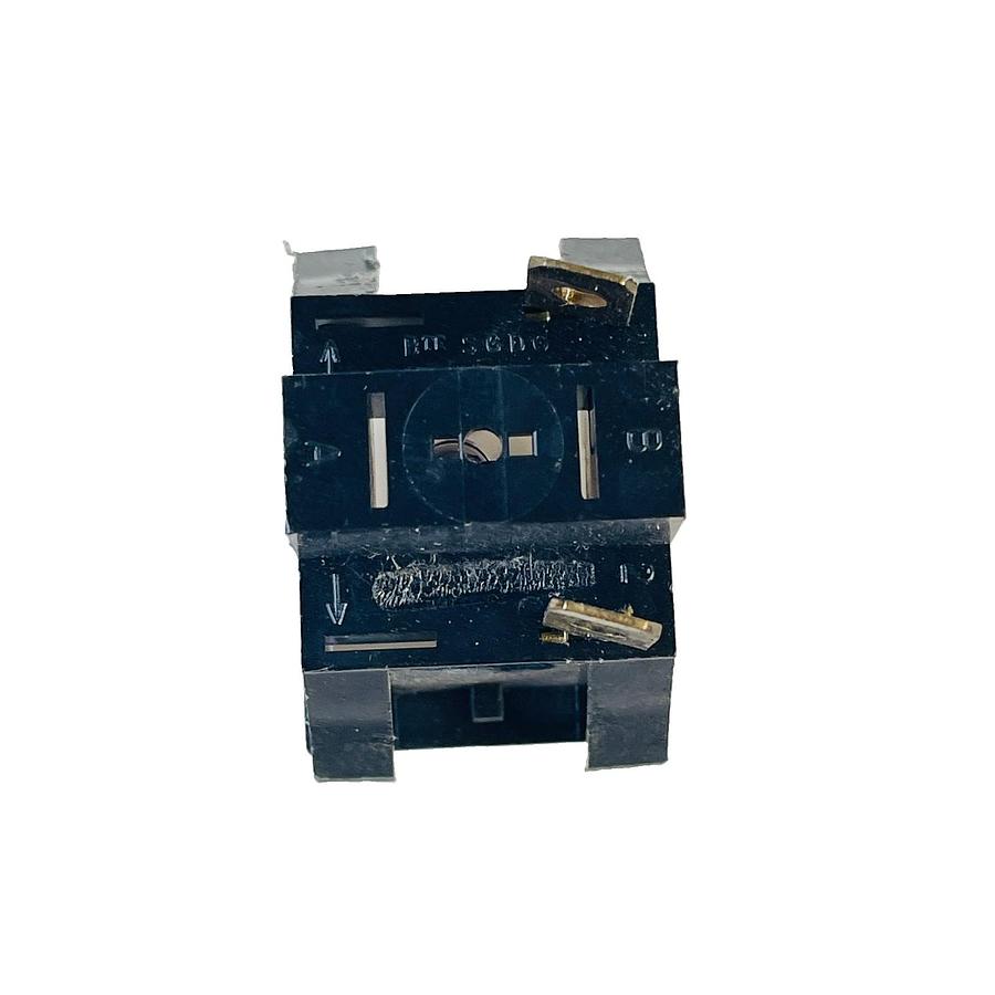Used OSLO CONTROLS DGTA12V ILLUMINATED PUSHBUTTON SWITCH 12V WHITE SQUARE LENS