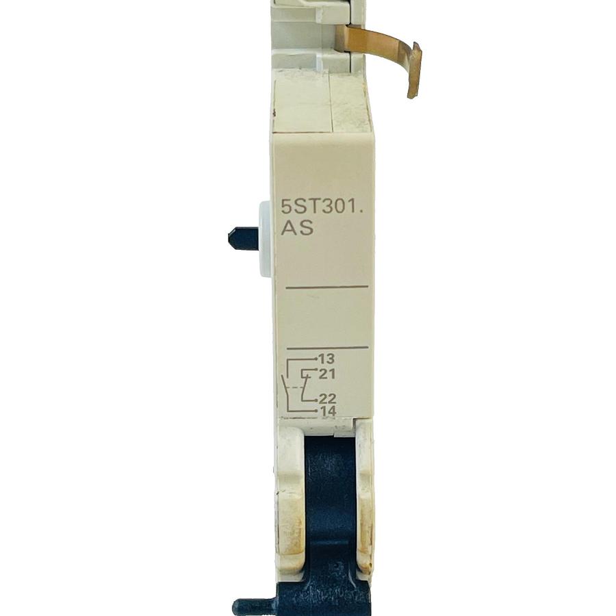 Used SIEMENS 5ST3010 AUXILIARY CIRCUIT SWITCH 6A 230VAC 1NO 1NC DIN RAIL