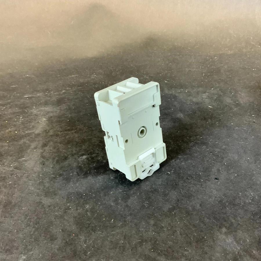 Used ALLEN BRADLEY 700-HN100 D RELAY SOCKET ($7 OBO)