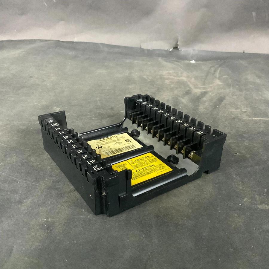 Used HONEYWELL Q7800A1005 SUBBASE ($25 OBO)