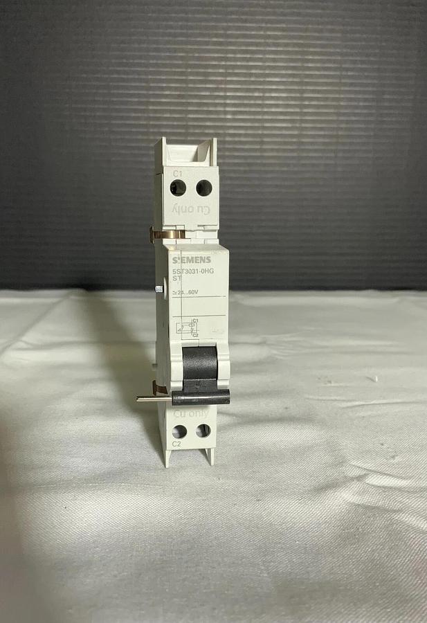 Used SIEMENS 5ST3031-0HG ($19.99/EACH OBO)
