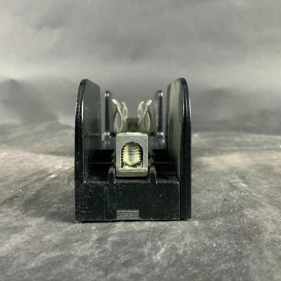 Used FERRAZ SHAWMUT 60301 FUSE BLOCK ($10 OBO)