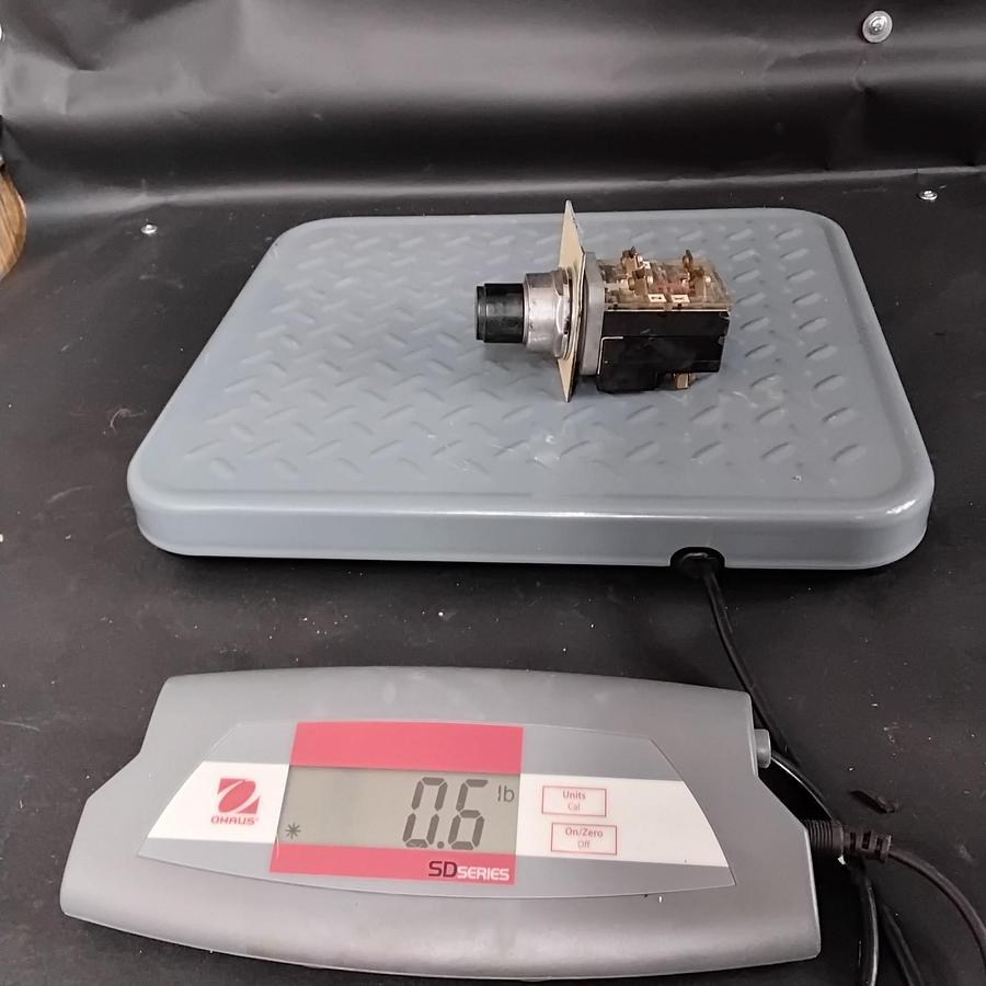 Used FURNAS 52PA6G3A PUSH BUTTON ($17 OBO)