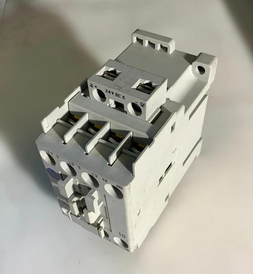 Used ALLEN BRADLEY 100-C09E*10 ($19.99 OBO)