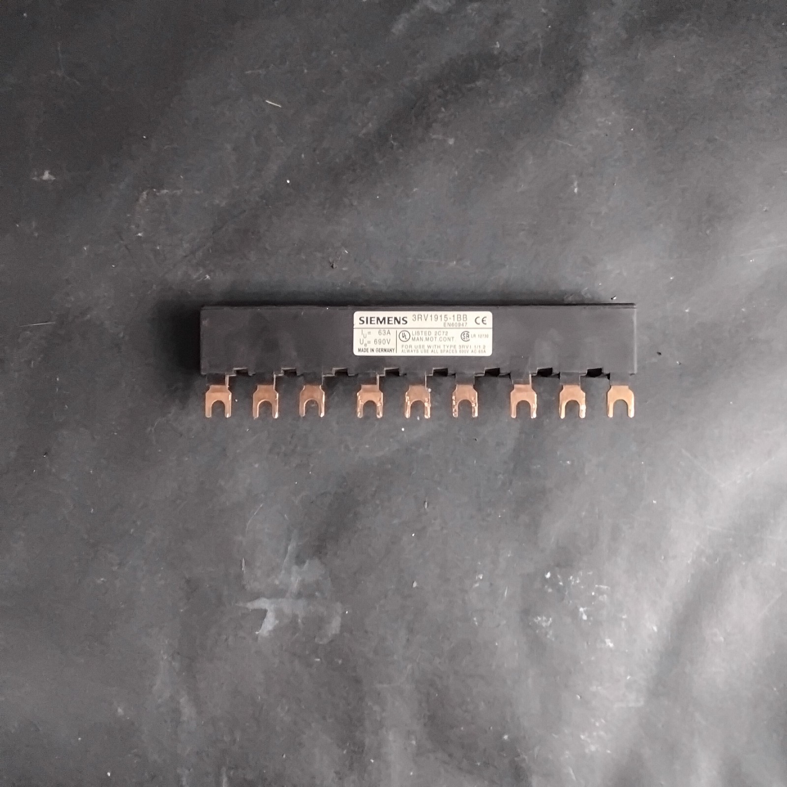 Used SIEMENS 3RV1915-1BB BUSBAR ($10 OBO)