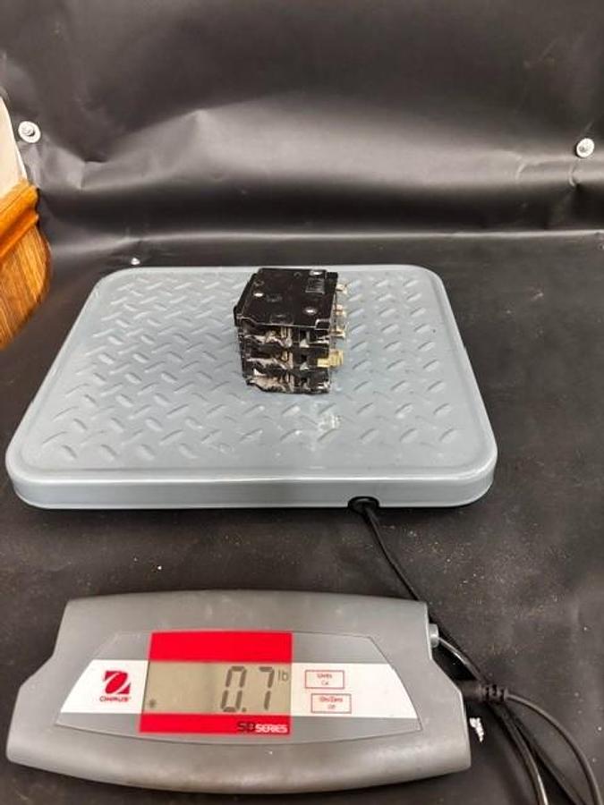 Used SQUARE D QOB330 CIRCUIT BREAKER ($16 OBO)