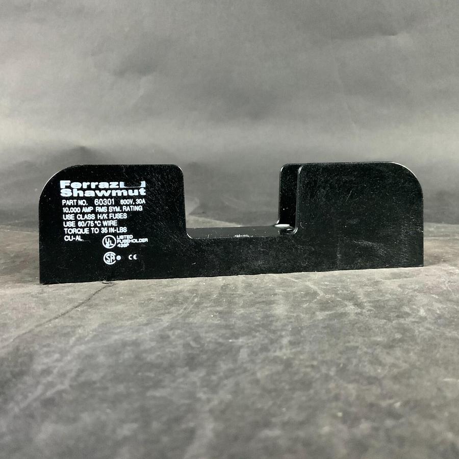 Used FERRAZ SHAWMUT 60301 FUSE BLOCK ($10 OBO)