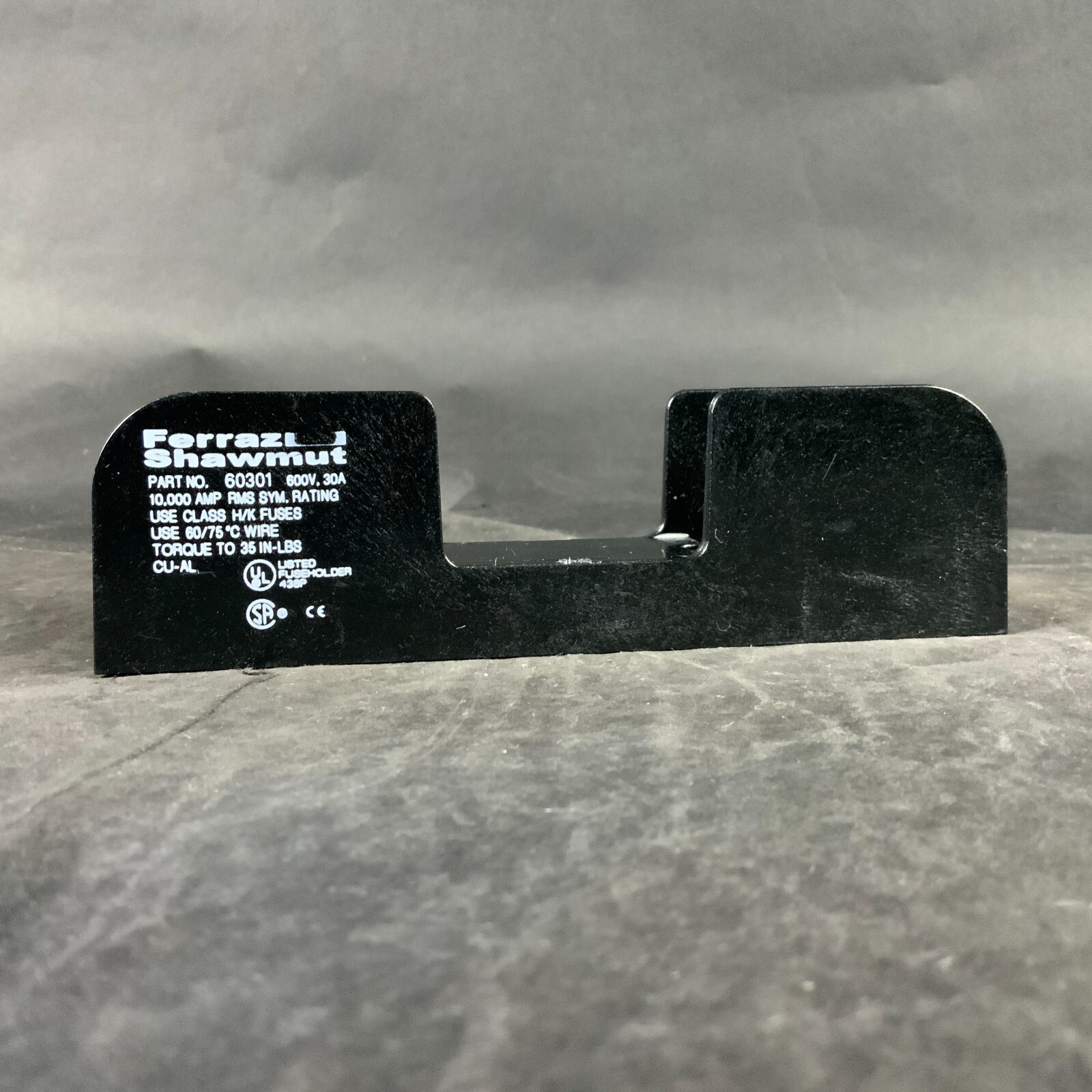 Used FERRAZ SHAWMUT 60301 FUSE BLOCK ($10 OBO)