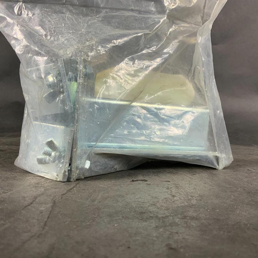 AIREY THOMPSON 406717256 U/F HANGER ($20 OBO)