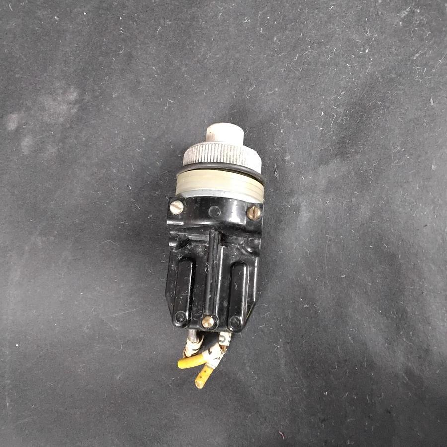 Used GENERAL ELECTRIC CR104 PUSHBUTTON SWITCH ($13 OBO)