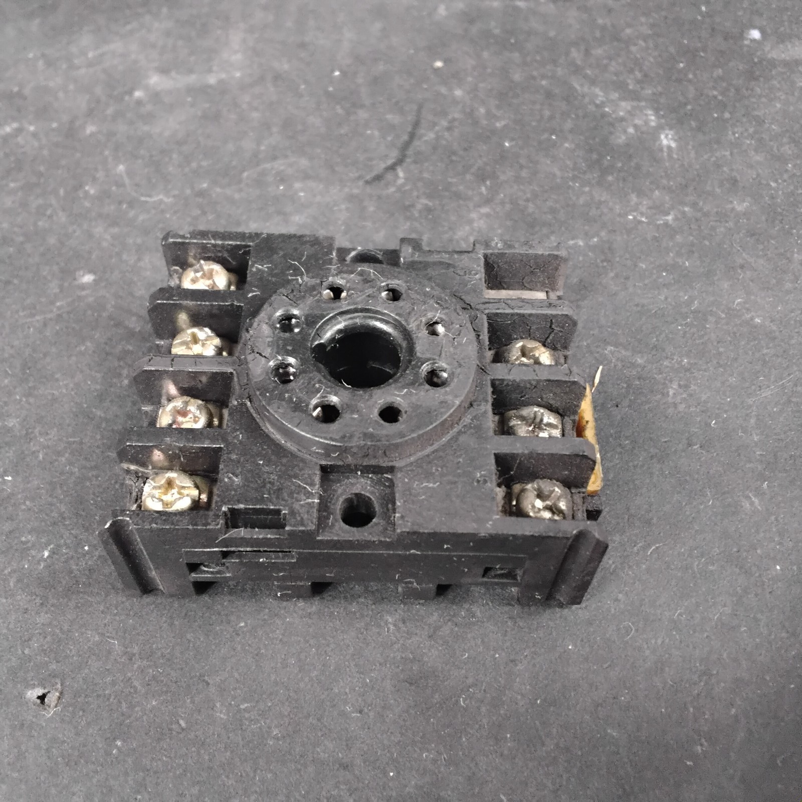 Used YOUNG ELECTRONICS DS-8 RELAY SOCKET ($9 OBO)