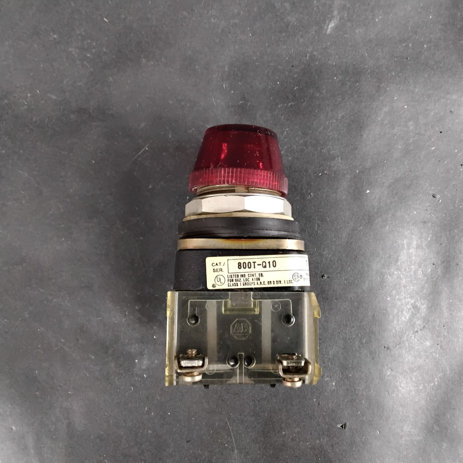 Used ALLEN BRADLEY 800T-Q10 SERIES T RED PILOT LIGHT ($15 OBO)
