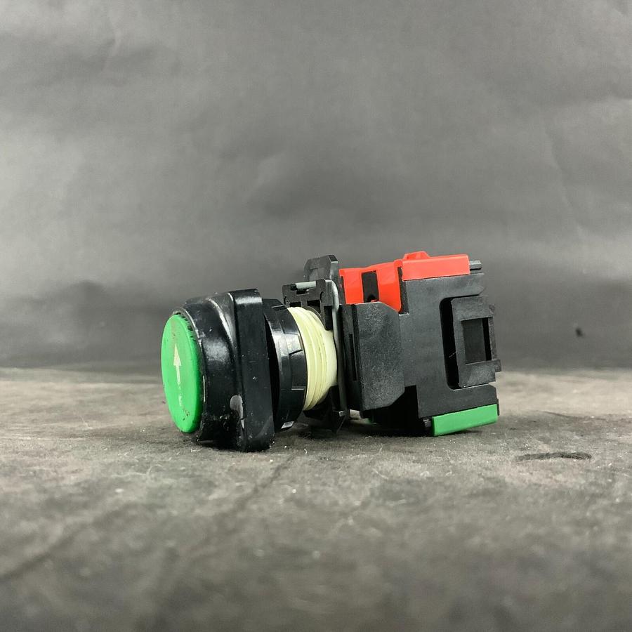 Used SCHNEIDER ELECTRIC DA11 CONTACT BLOCK ($8 OBO)