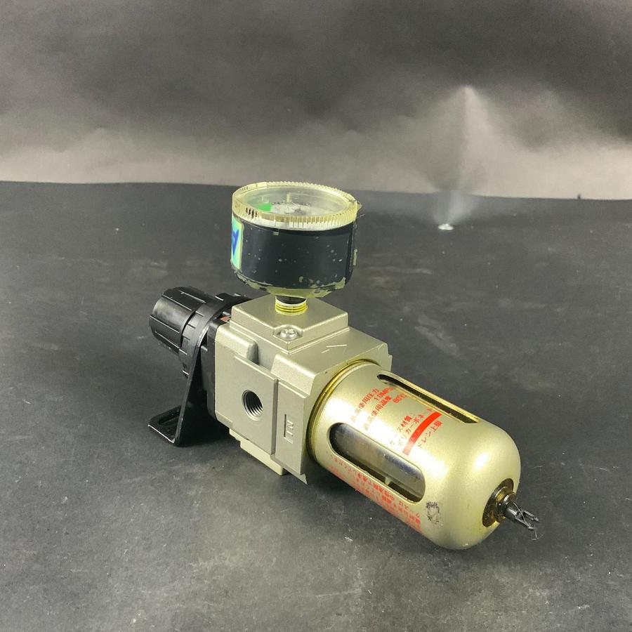Used SMC AW20-01B-C-X2252 REGULATOR W/ GUAGE ($35 OBO)