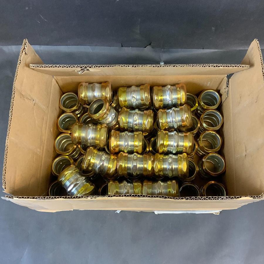 Used THOMAS & BETTS TK114A-RT 1-1/4” EMT COMPRESSION COUPLING - BOX OF 50 ($100 OBO)