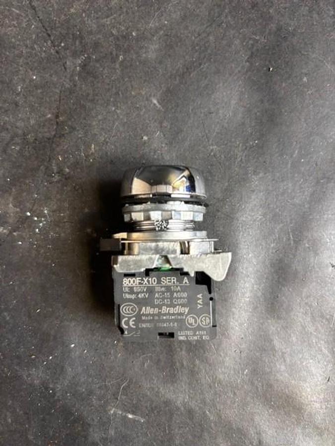 Used ALLEN BRADLEY 800F-X10 SERIES A BLACK PUSHBUTTON SWITCH ($8 OBO)