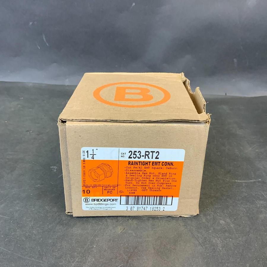 BRIDGEPORT 253-RT2 1-1/4” RAINTIGHT EMT CONNECTOR - BOX OF 10 ($25 OBO)