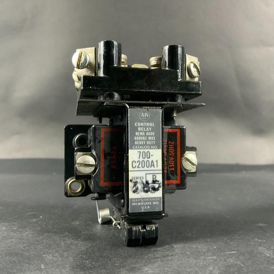 Used ALLEN BRADLEY 700-C200A1 CONTROL RELAY ($25 OBO)