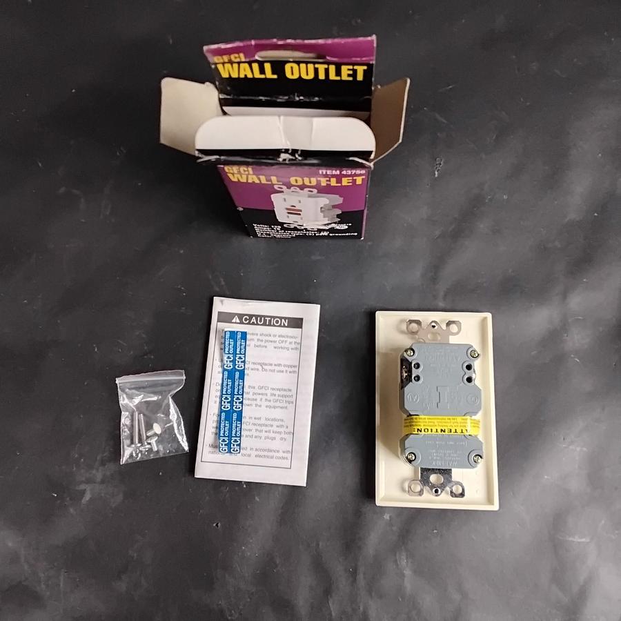 GFCI 43756 WHITE WALL OUTLET ($17 OBO)