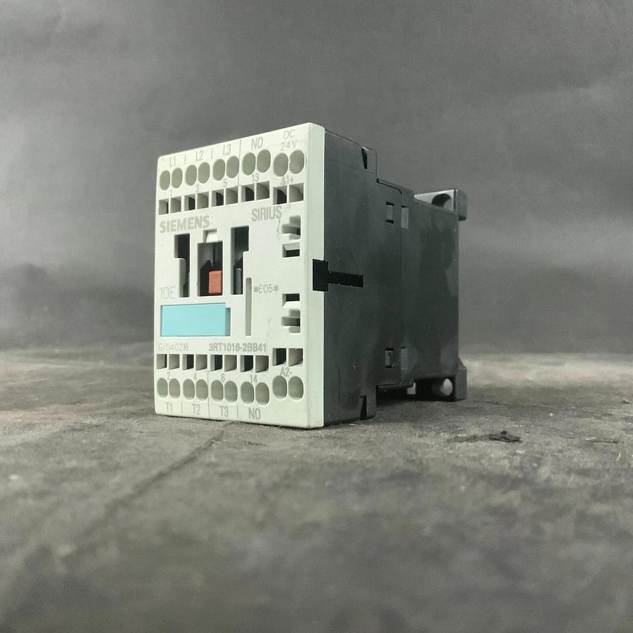 Used SIEMENS 3RT1016-2BB41 CONTACTOR ($25 OBO)
