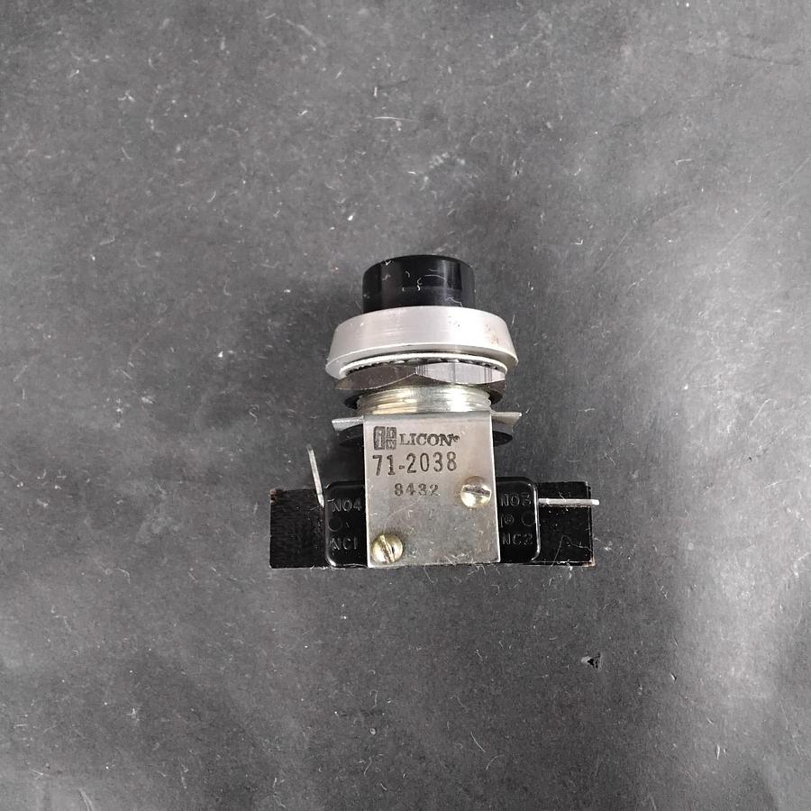 Used LICON 71-2038 PUSH BUTTON SWITCH ($4 OBO)