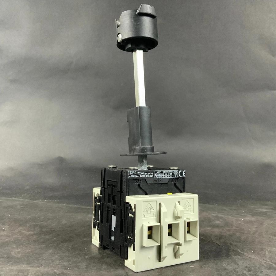 Used BACO CONTROLS 172200 DISCONNECT SWITCH ($ 30 OBO)