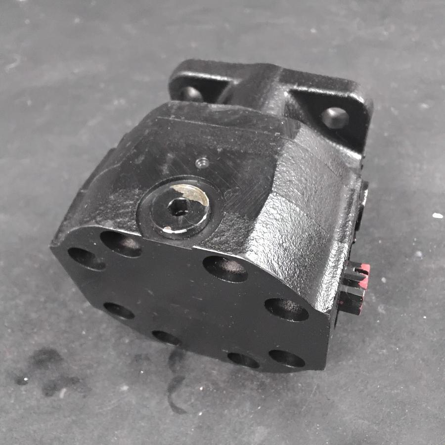 Used HALDEX BARNES G1204C3A300N00 HYDRAULIC PUMP ($200 OBO)