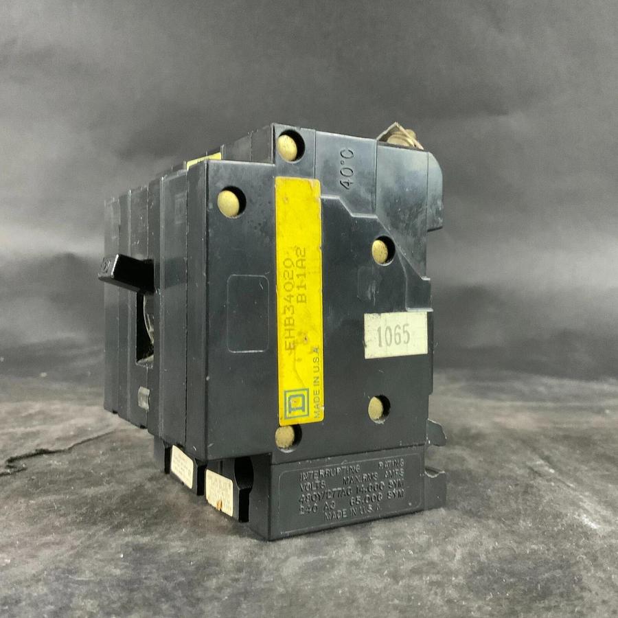 Used SQUARE D EHB34020 3 POLE CIRCUIT BREAKER ($250 OBO)