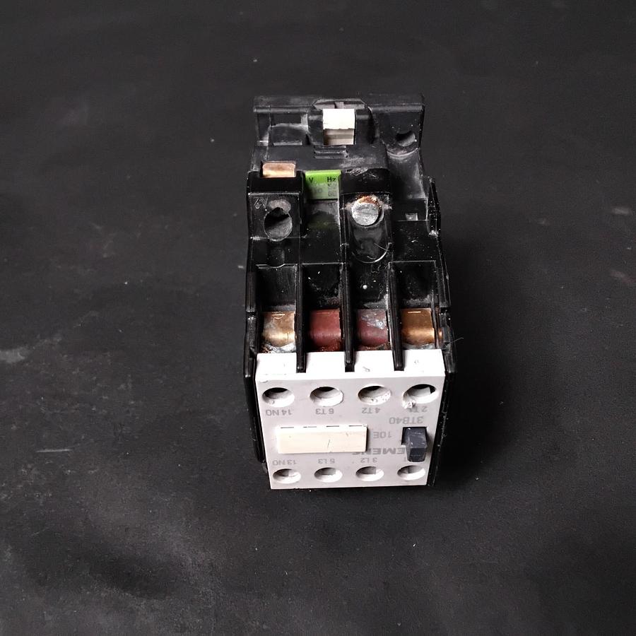 Used SIEMENS 3TB40-10-0X CONTACTOR ($23 OBO)