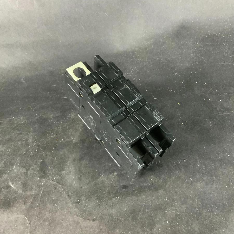 Used SQUARE D QOU215 CIRCUIT BREAKER ($12 OBO)