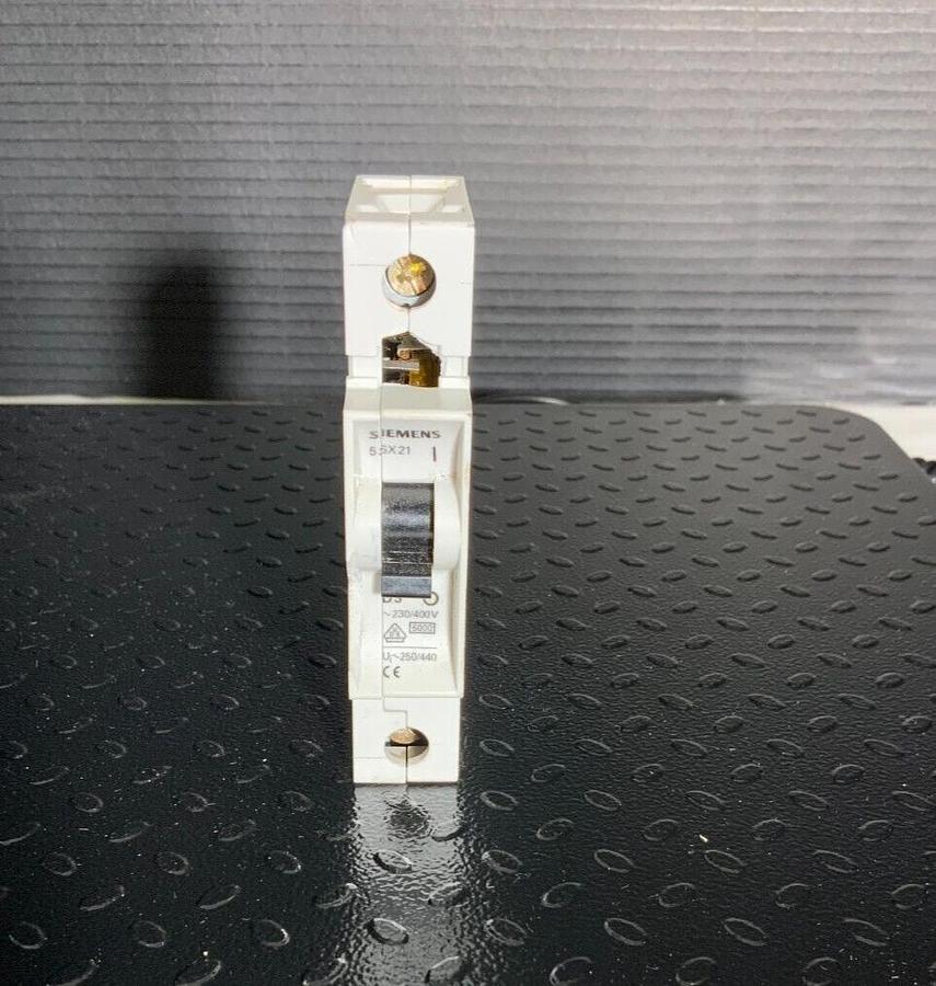 SIEMENS 5SX21-D3 ($14.99 OBO)