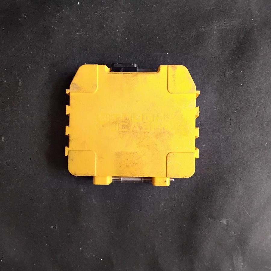 Used DEWALT 29 PIECE SCREW SET - 29 PIECES ($25 OBO)