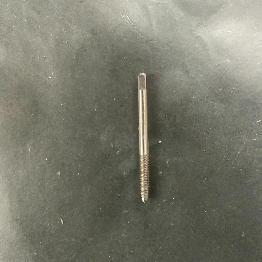 Used FASTENAL 10-32 NF HSS GH3 2-FLUTE PLUG TAP ($11 OBO)