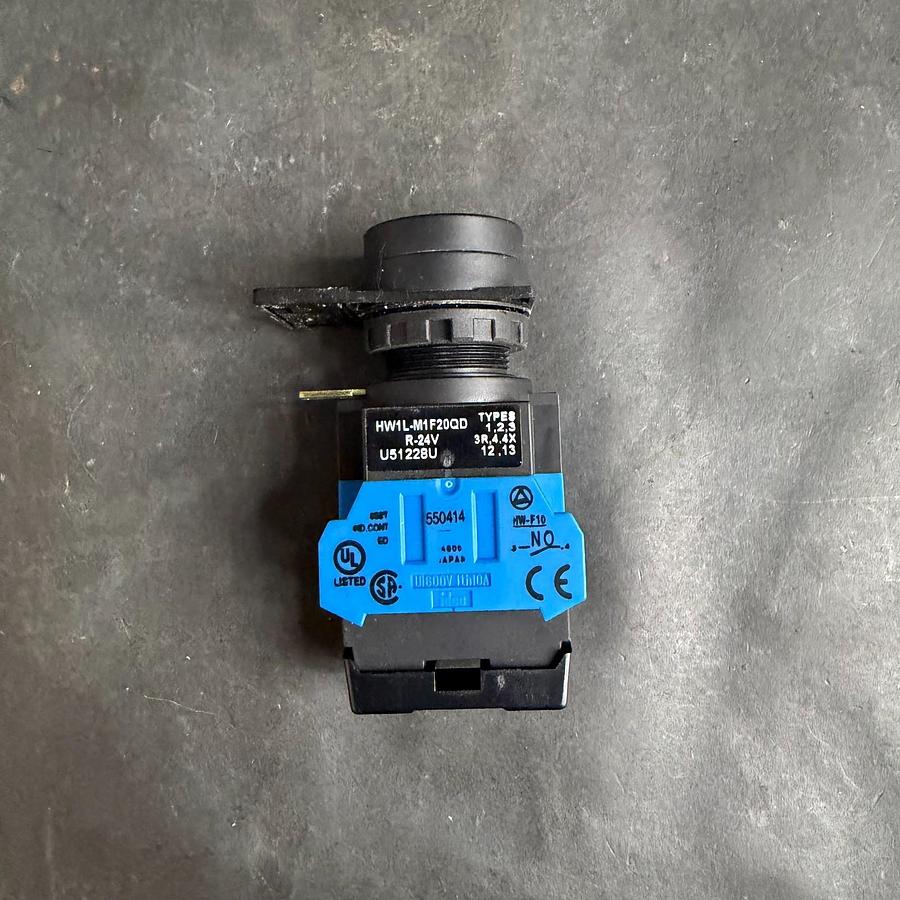 Used IDEC HW1L-M1F20QD R-24V RED PUDHBUTTON ($20 OBO)