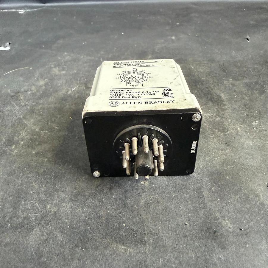 Used ALLEN BRADLEY 700-HT22AA1 TIME DELAY RELAY