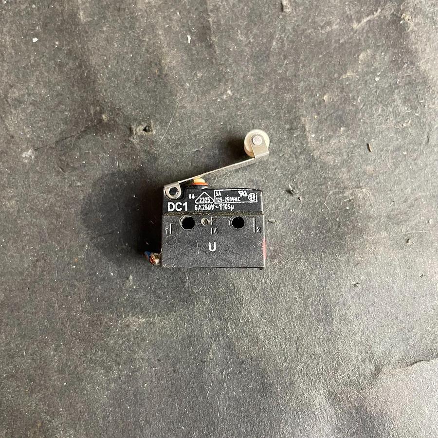 Used CHERRY DC1 2325 MICRO SWITCH