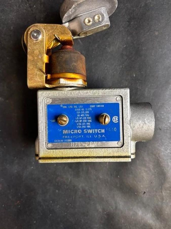 Used HONEYWELL MICROSWITCH BZE-2RN4 LIMIT SWITCH ($25 OBO)