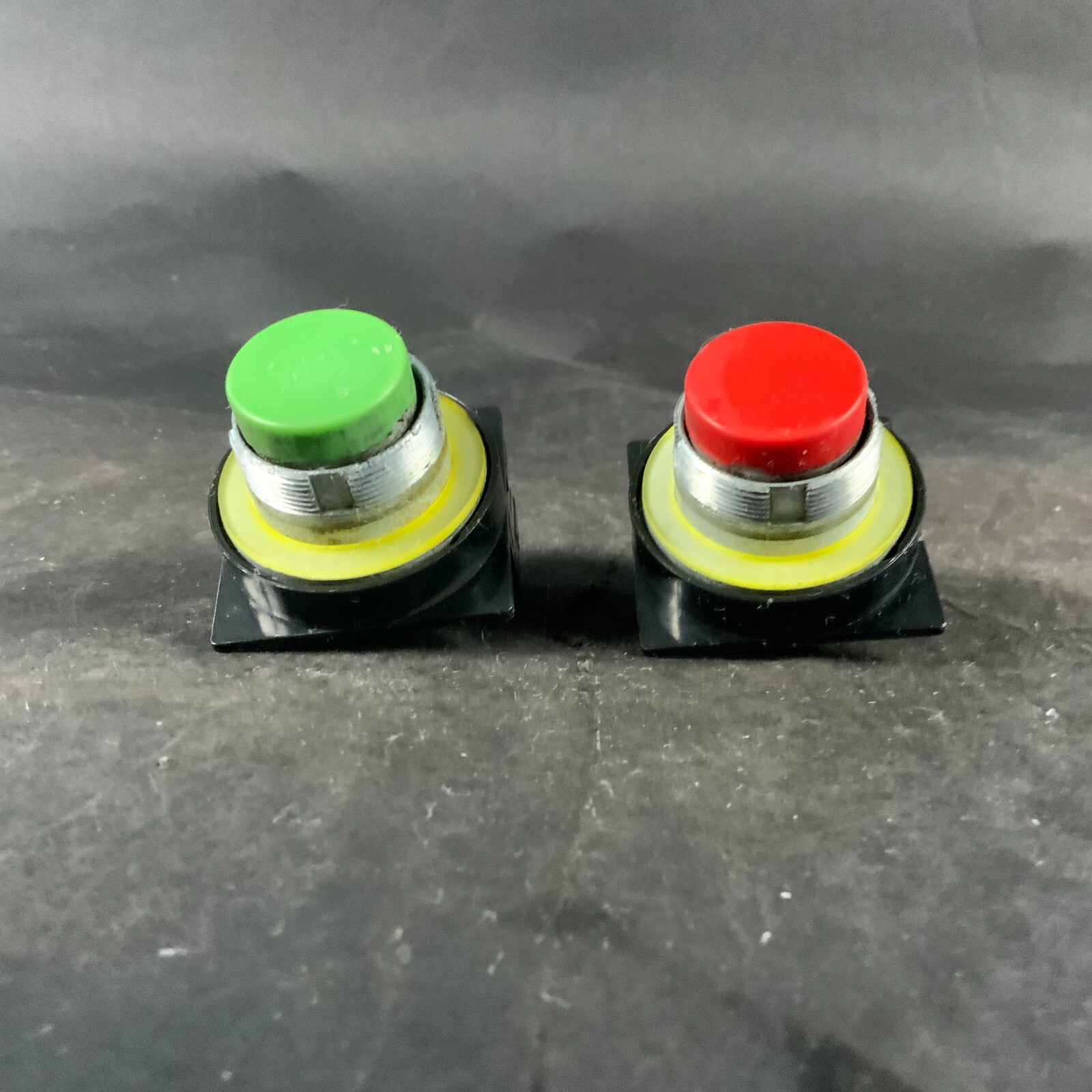 Used GENERAL ELECTRIC CR104P PUSHBUTTON - SET OF 2 ($80 OBO)