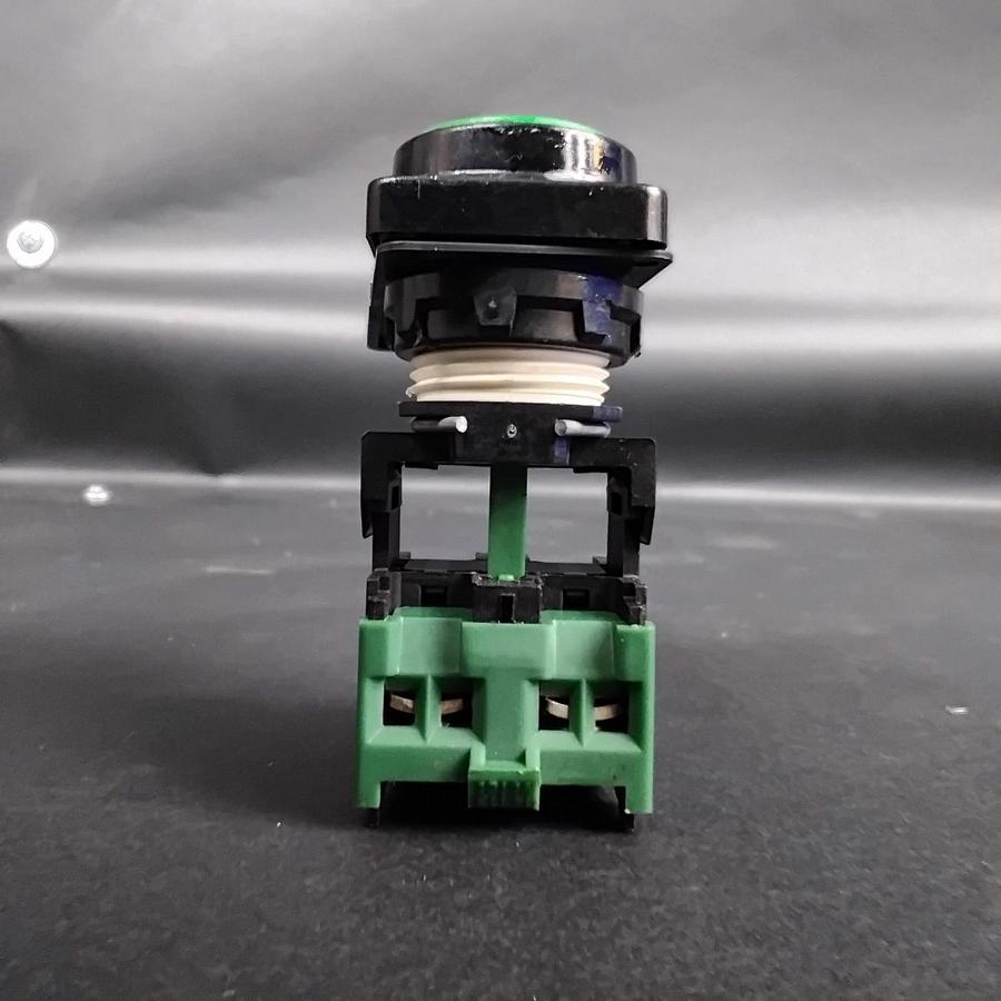Used TELEMECANIQUE DA10 GREEN PUSHBUTTON ($15 OBO)