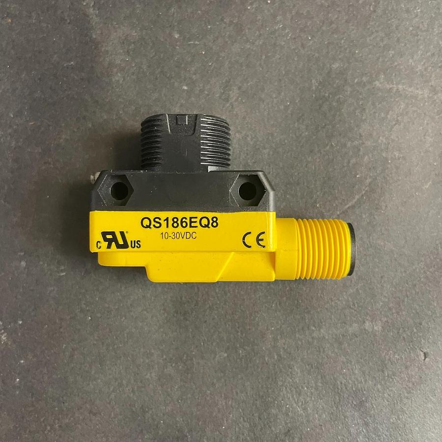 Used BANNER ENGINEERING QS186EQ8 PHOTOELECTRIC SENSOR 10-30VDC INDUSTRIAL AUTOMATION